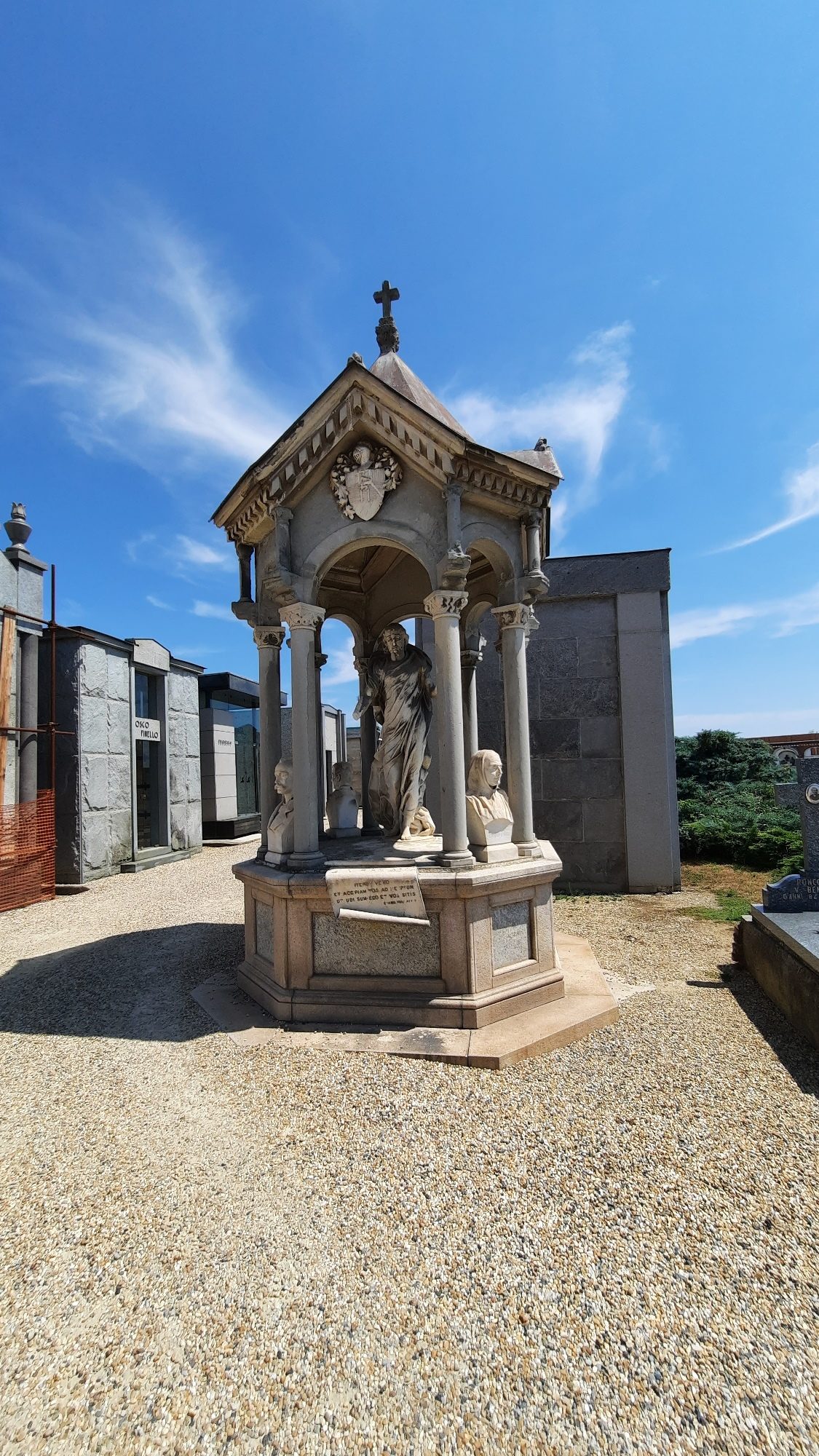 Vittorio Colomiatti's tomb, Chieri - 02.jpg